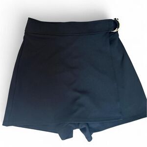 Minimalist Elevated Black High Waisted Wrap Skort with Gold Buckle H&M Women's